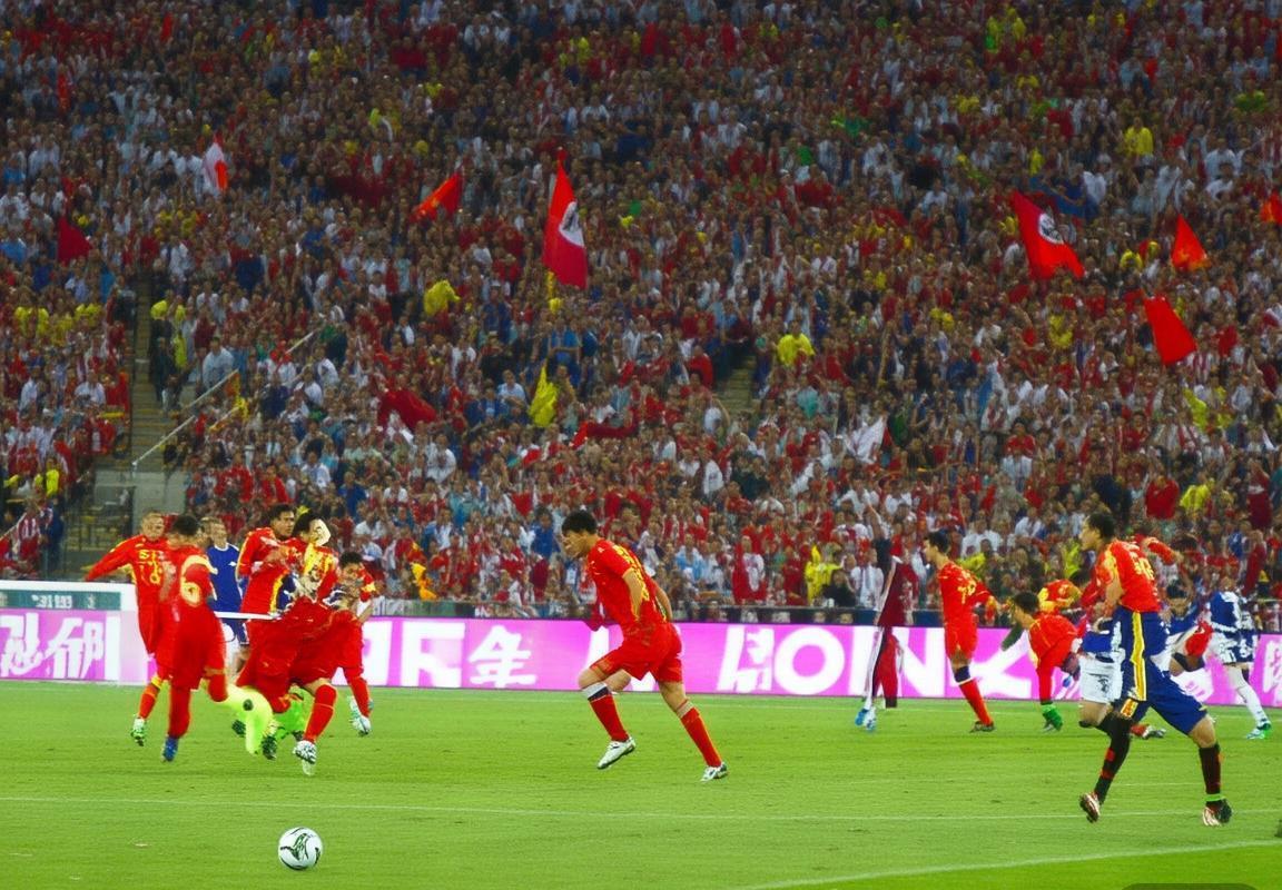 2011东亚杯国足对日本队经典对决回顾与启示